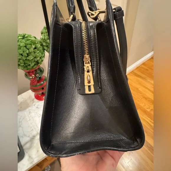 Coach - Zoe Carrycall - Black Leather and Signature Monogram Nice Condition 2019 - Picture 5 of 12